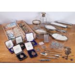 A QUANTITY OF SILVER PLATED DRESSING TABLE ITEMS INCLUDING BRUSHES, A HAND MIRROR AND GLASS...