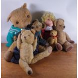 A GROUP OF FIVE EARLY 20TH CENTURY JOINTED TEDDY BEARS (6)