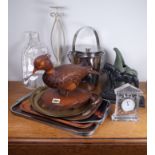 METALWARE AND COLLECTABLES INCLUDING A CAST IRON HORSE DOOR STOP, A CARVED WOODEN PHEASANT, A...