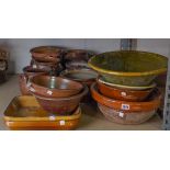 A QUANTITY OF EARLY 20TH CENTURY SALT GLAZED POTTERY BOWLS (QTY)