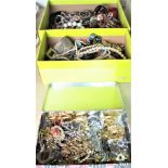 A QUANTITY OF MOSTLY MODERN COSTUME JEWELLERY (QTY)