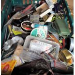 FISHING INTEREST; A GREEN CRATE FULL OF MIXED VINTAGE FISHING ITEMS TO INCLUDE PACKS OF FLIES,...