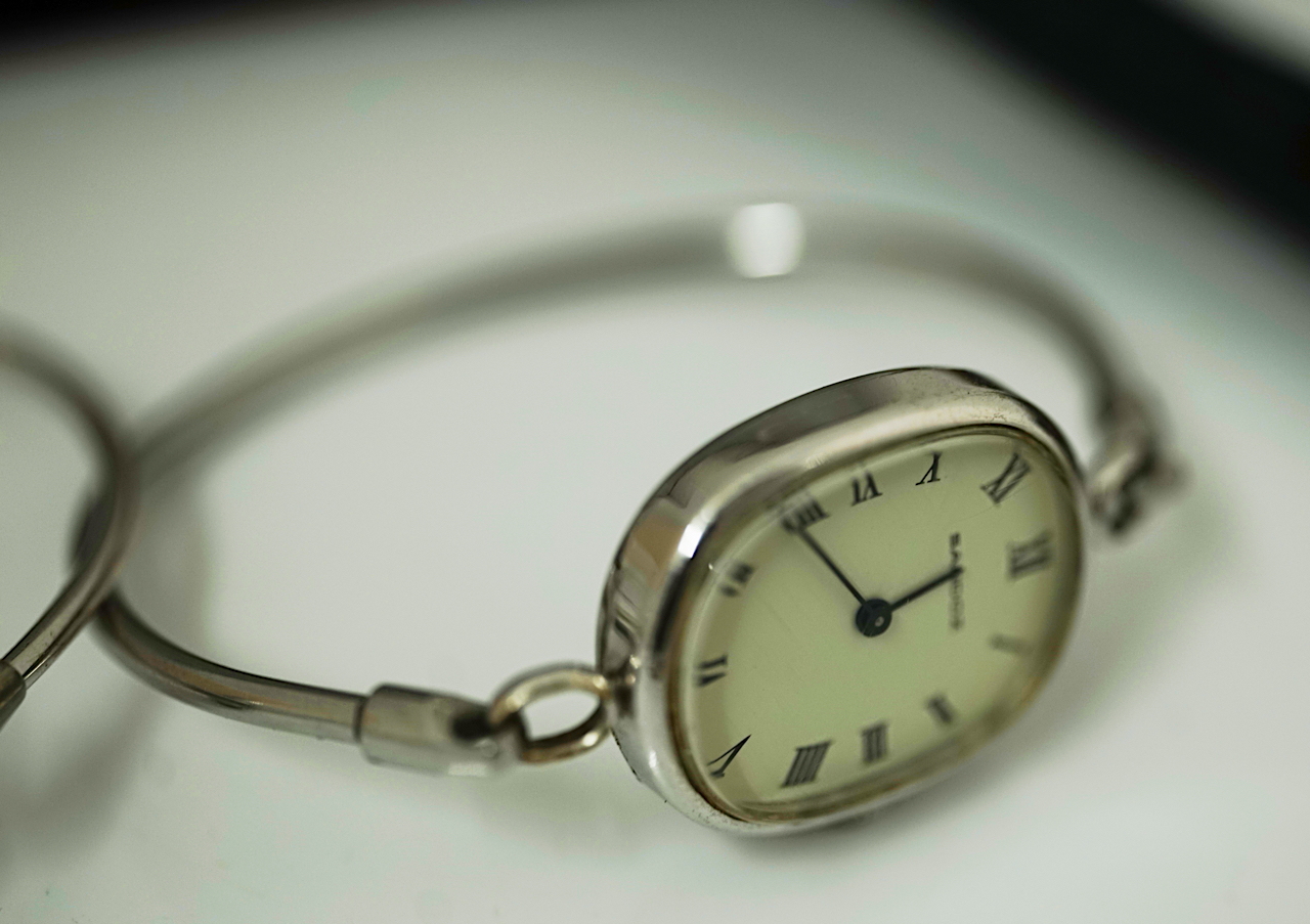 FOUR LADY'S WRISTWATCHES AND A SET OF FOUR BALL POINT BRIDGE PENS (5) - Image 2 of 4
