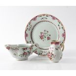 THREE ITEMS OF CHINESE FAMILLE-ROSE EXPORT PORCELAIN (3)