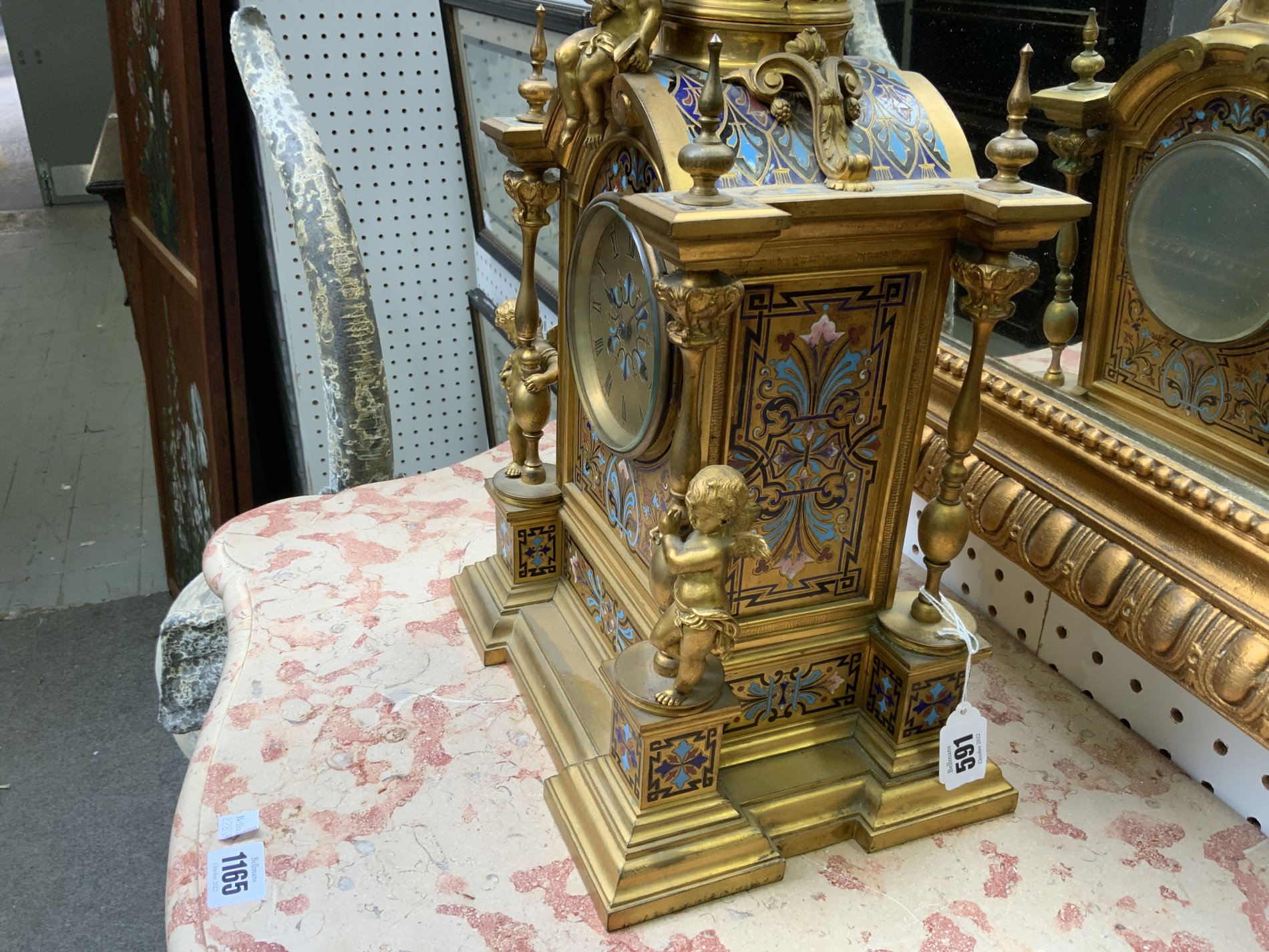 LEROY & FILS, PARIS: A FRENCH ORMOLU AND CHAMPLEVE ENAMEL MANTEL CLOCK - Bild 4 aus 7