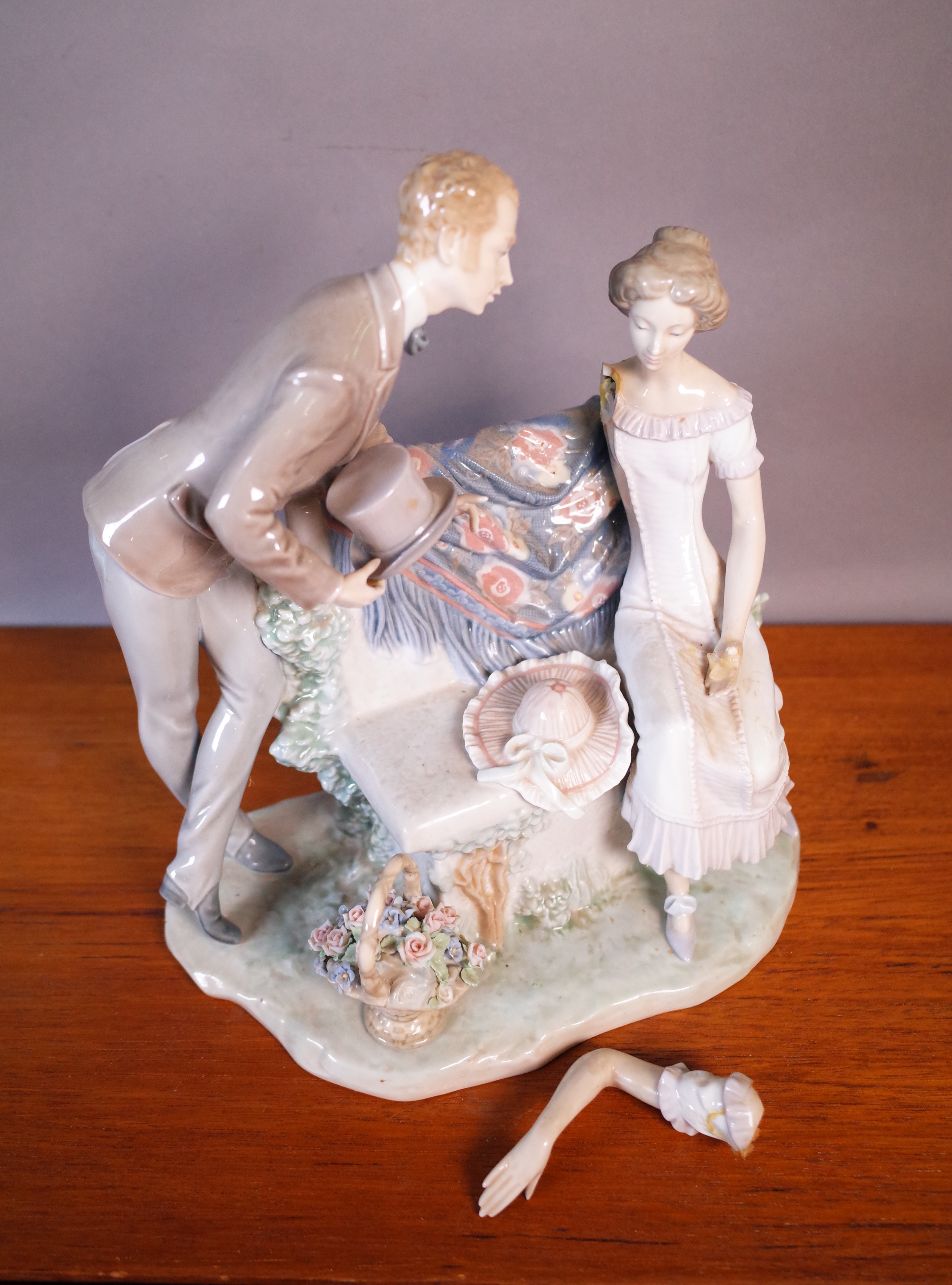 CERAMICS INCLUDING LLADRO, NAO, GOEBEL - Image 6 of 11