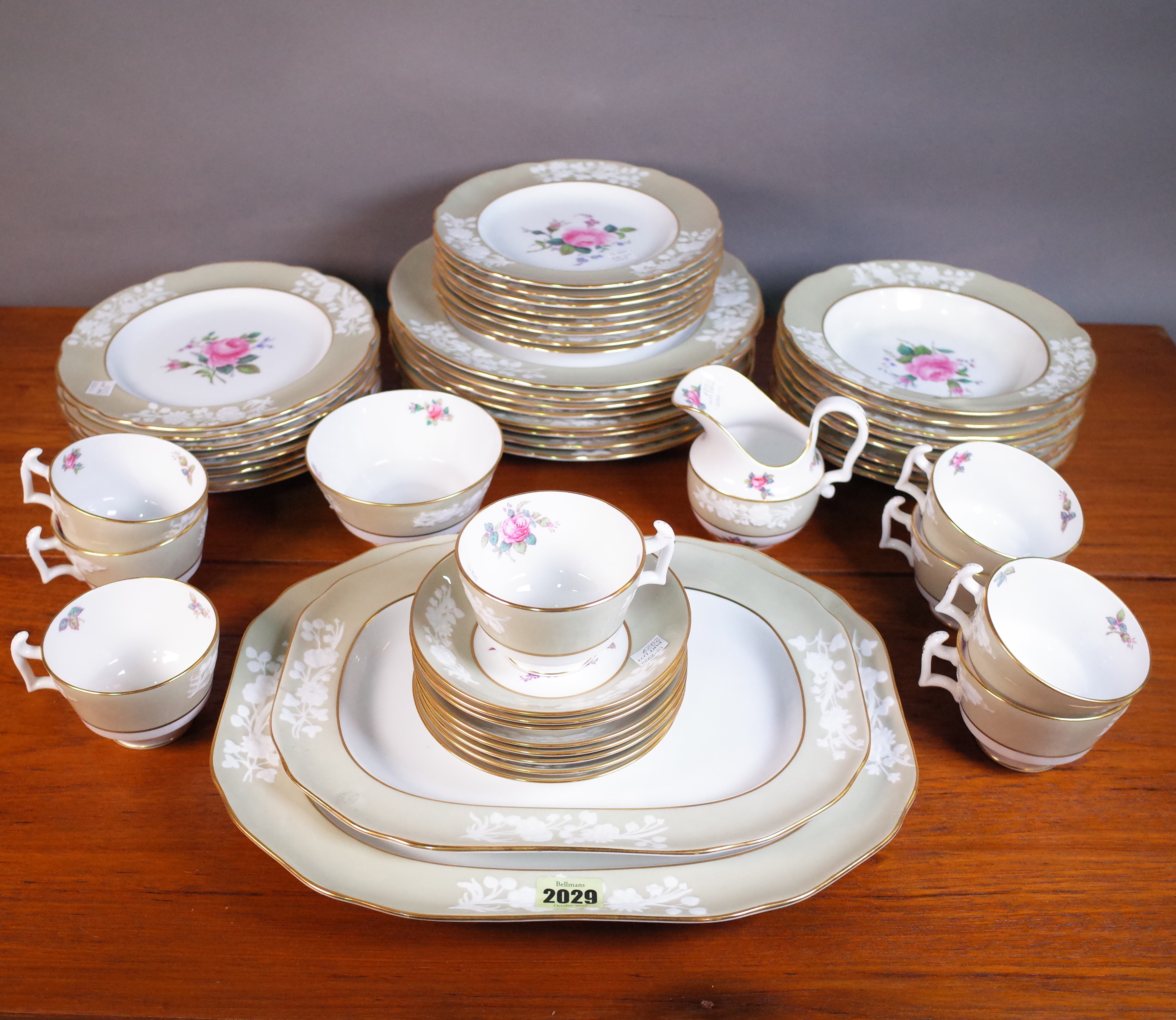 A SPODE PART DINNER AND TEA SERVICE DECORATED WITH ROSES (QTY)