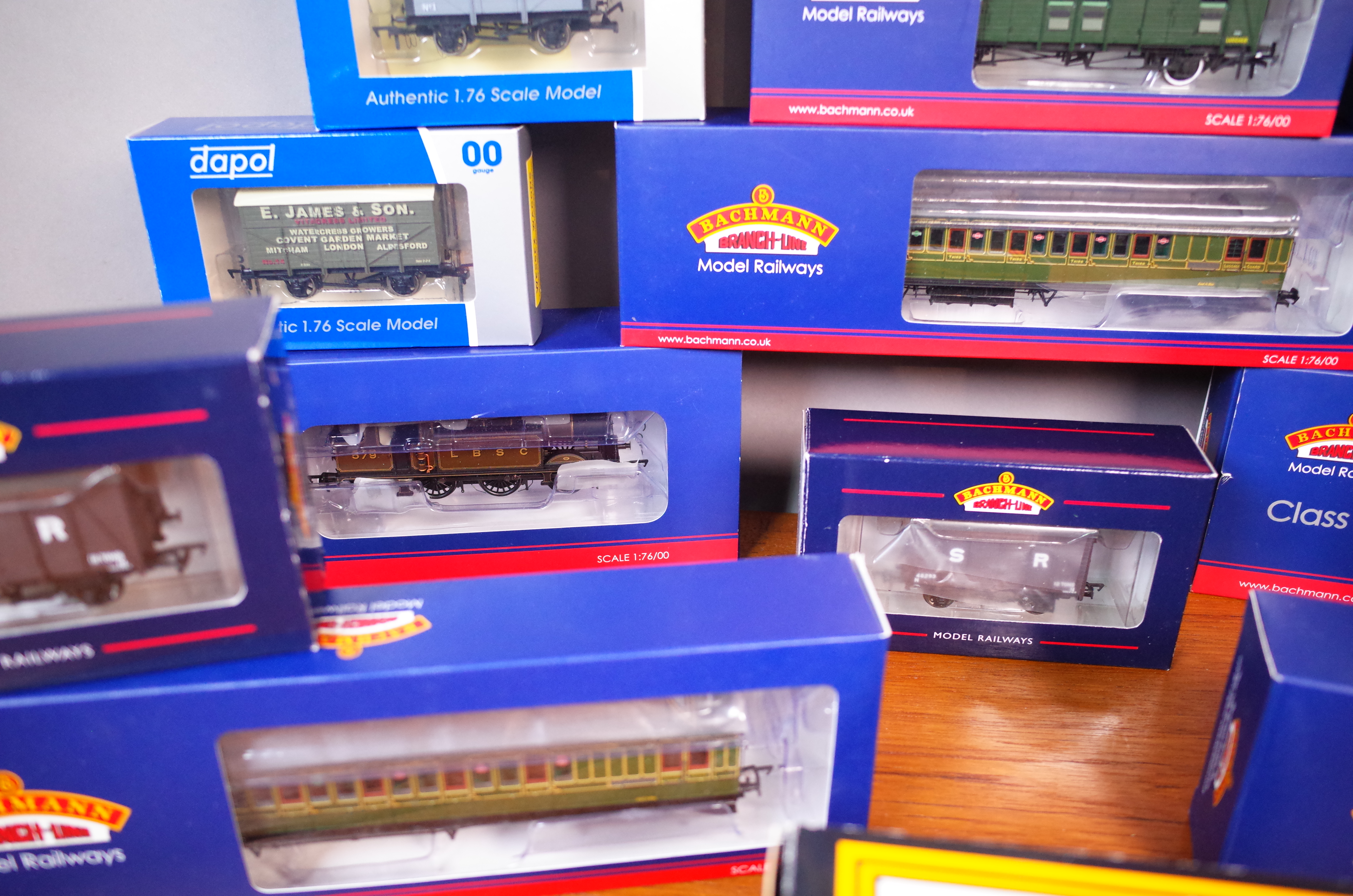 RAILWAY INTEREST, A GROUP OF BOXED BACHMAN AND DAPO LOCOMOTIVES AND TENDERS (19) - Image 3 of 5