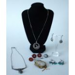 EIGHT ITEMS OF JEWELLERY (8)