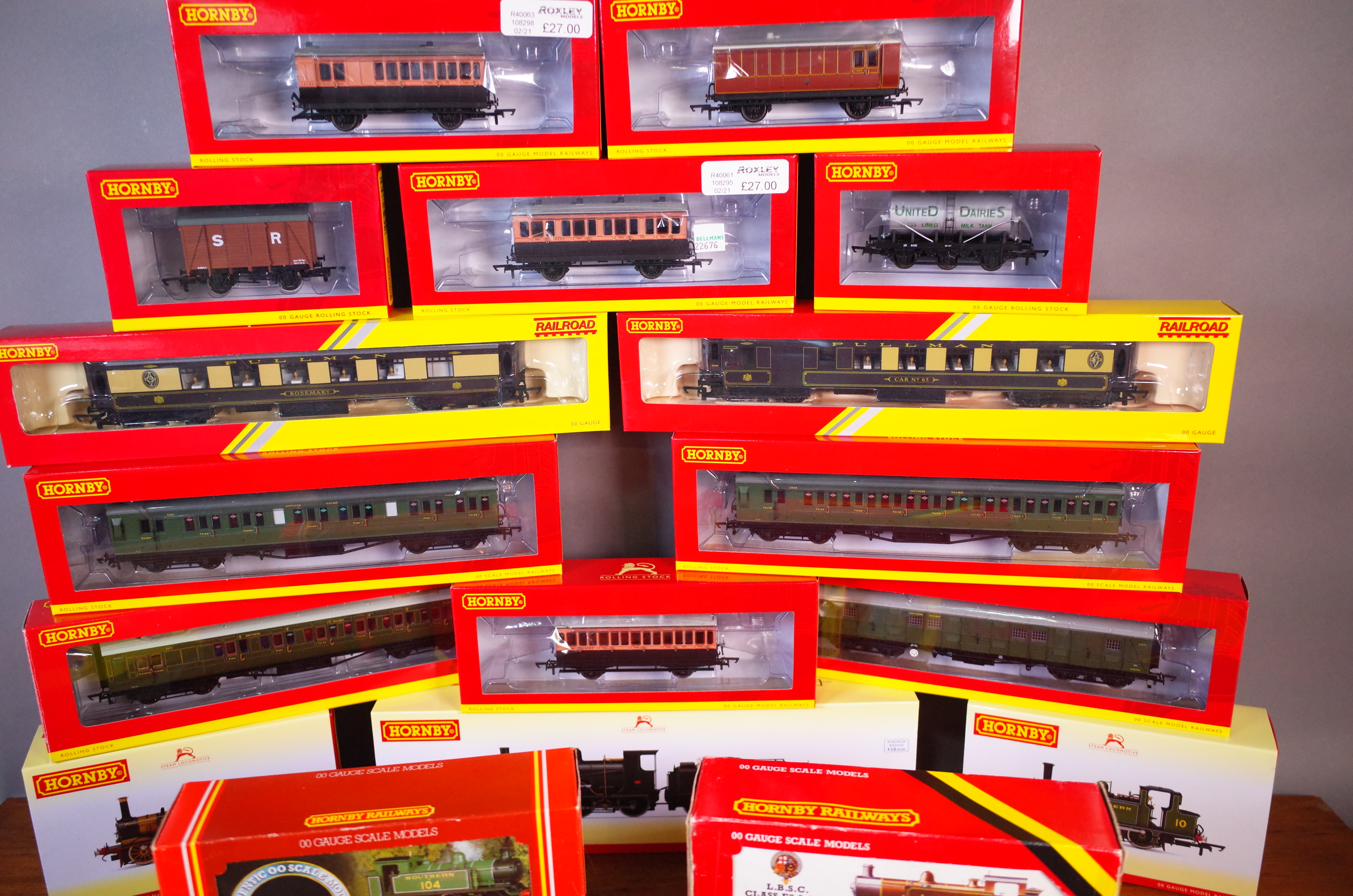 HORNBY, A GROUP OF MODERN BOXED LOCOMOTIVES AND TENDERS (22) - Image 4 of 5