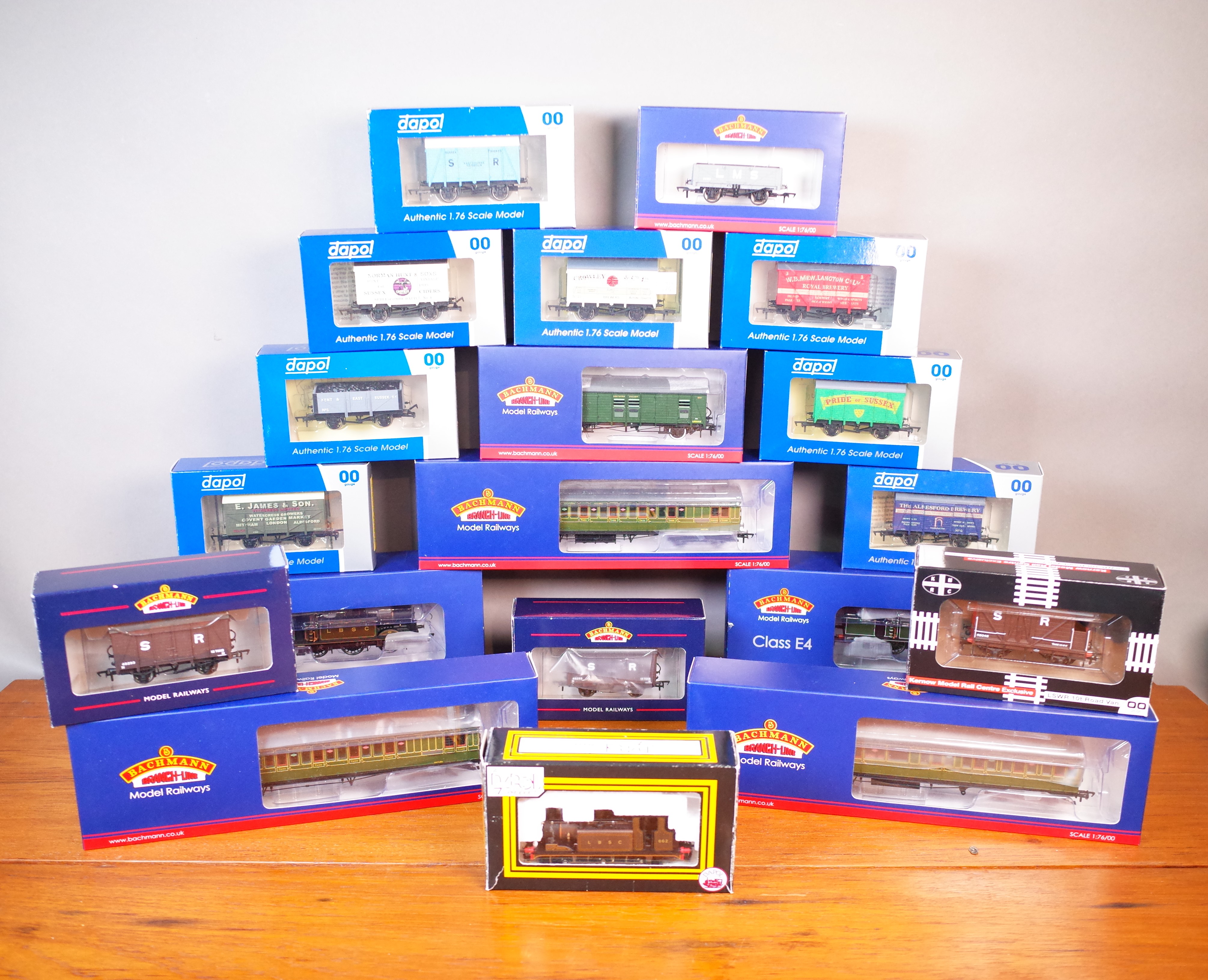 RAILWAY INTEREST, A GROUP OF BOXED BACHMAN AND DAPO LOCOMOTIVES AND TENDERS (19)