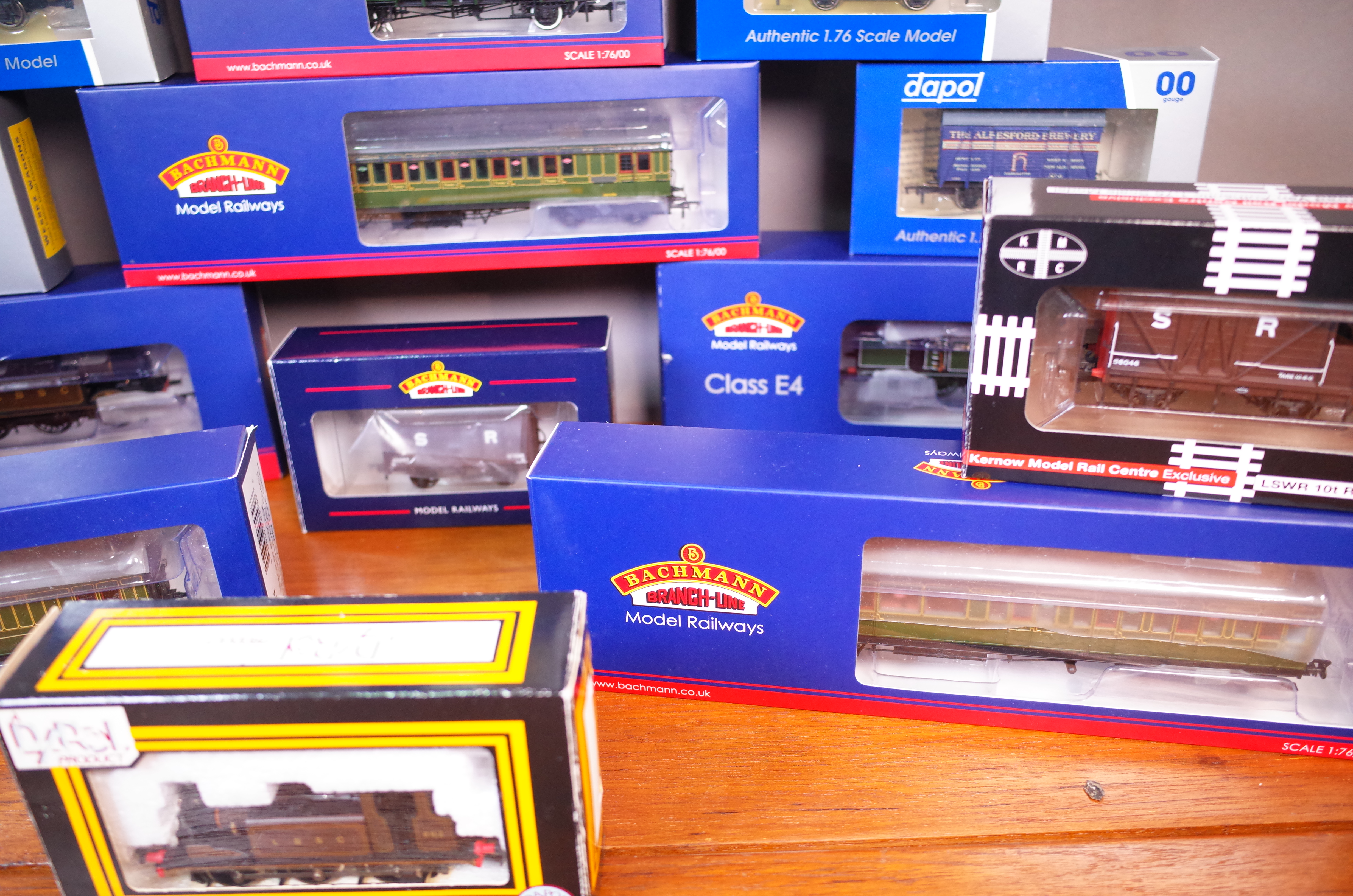 RAILWAY INTEREST, A GROUP OF BOXED BACHMAN AND DAPO LOCOMOTIVES AND TENDERS (19) - Image 4 of 5