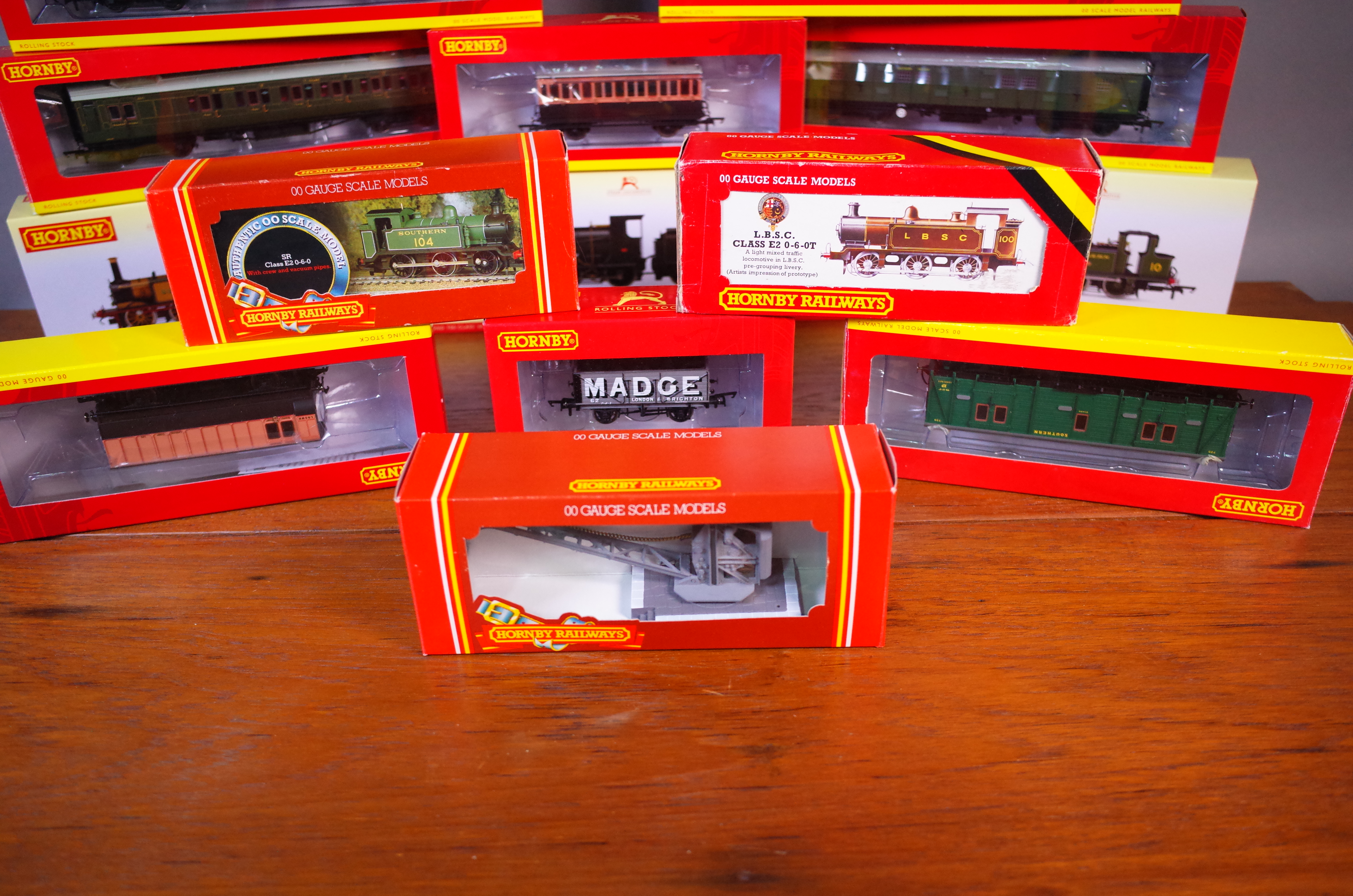 HORNBY, A GROUP OF MODERN BOXED LOCOMOTIVES AND TENDERS (22) - Image 3 of 5