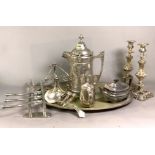 SILVER PLATED ITEMS, INCLUDING A TRAY, A TEA SET, CANDLESTICKS AND SUNDRY