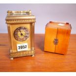 A SMALL FRENCH BRASS FOUR GLASS CARRIAGE CLOCK (2)