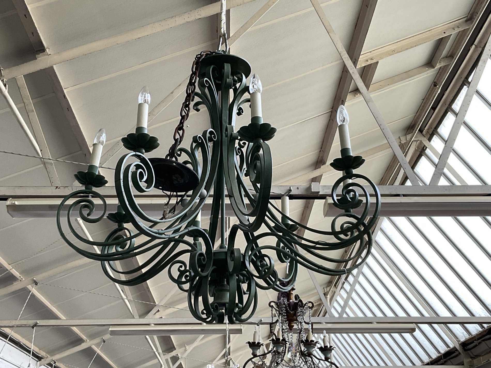 A WROUGHT-IRON GREEN PAINTED EIGHT LIGHT CHANDELIER - Image 3 of 3