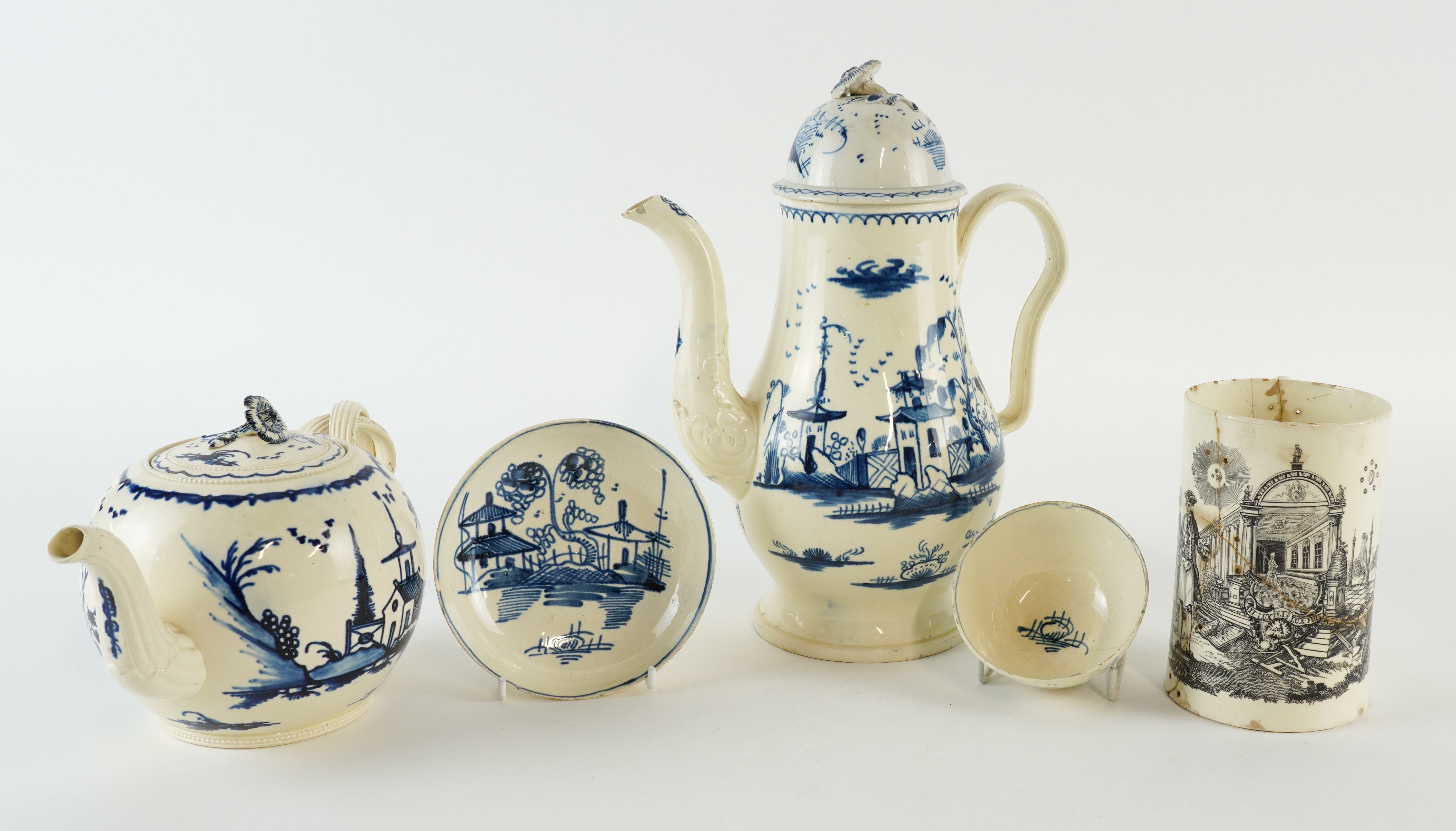 A GROUP OF ENGLISH BLUE AND WHITE CREAMWARE - Image 2 of 3