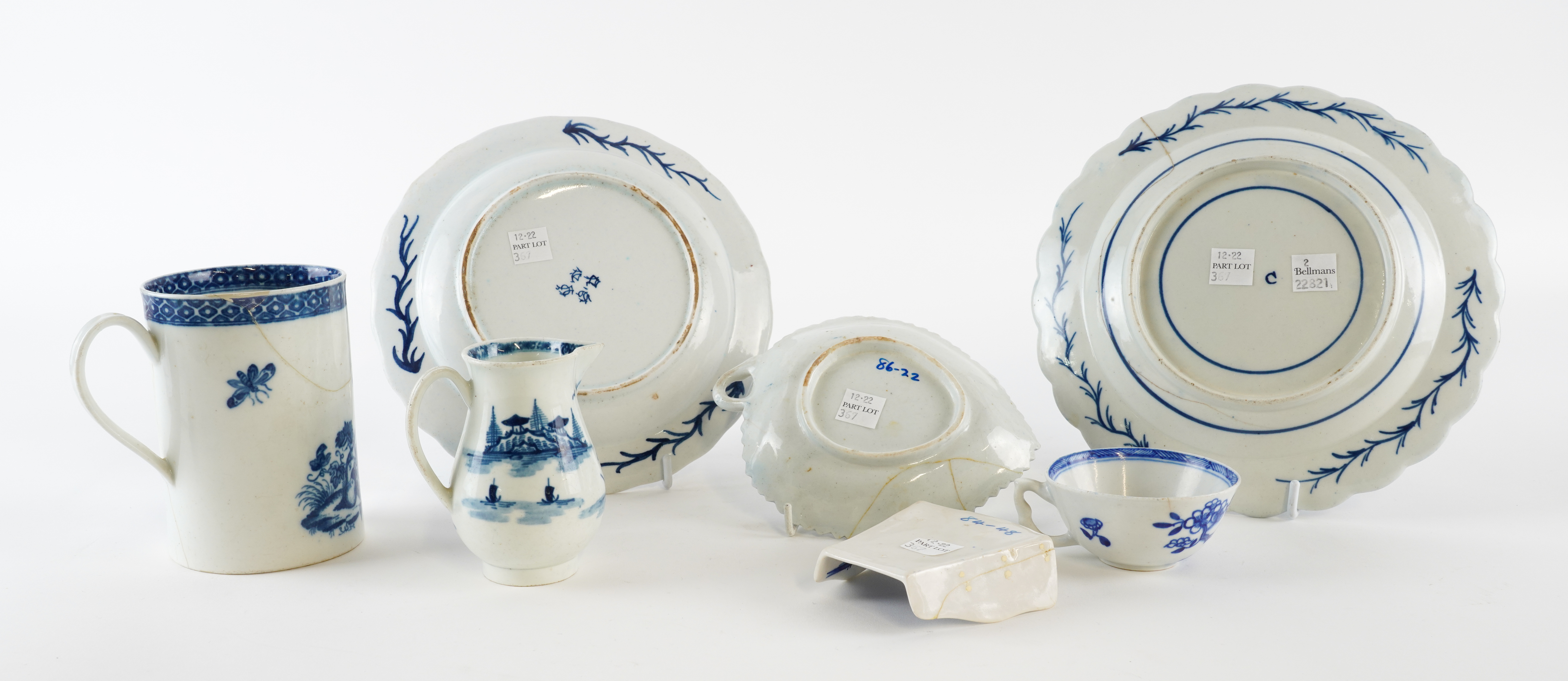 A GROUP OF SEVEN PIECES OF ENGLISH BLUE AND WHITE PORCELAIN - Image 2 of 2