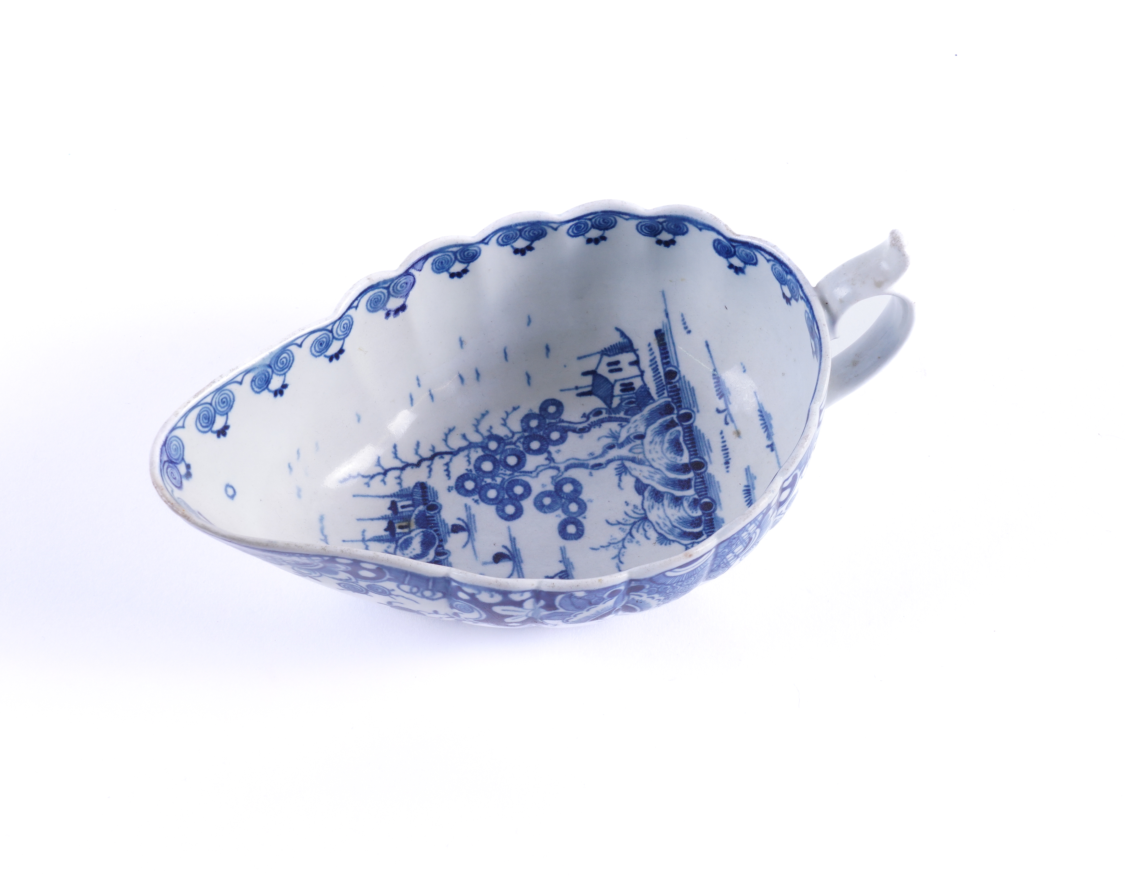 A WORCESTER BLUE AND WHITE OVAL FLUTED SAUCEBOAT - Image 2 of 4