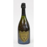 A BOTTLE OF MOET & CHANDON CUVEE DOM PERIGNON CHAMPAGNE 1982