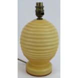 A mid century blown glass beehive table lamp. Height: 26cm. Condition report: No damage. Untested.