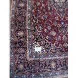 A fine Persian Kashan carpet. 3.50x2.18 Condition report: In very good condition.