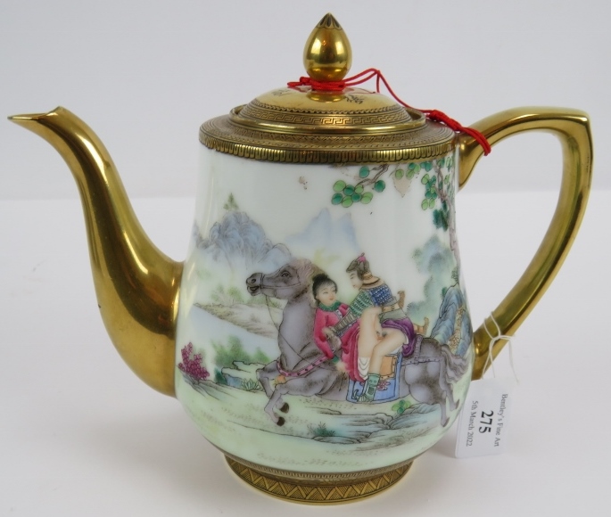 A Chinese Famille rose porcelain teapot and cover, 20th Century, hand painted in fine detail with - Image 5 of 9
