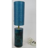 A stylish mid century blue crushed ice Shattaline table lamp with original blue spun fibreglass