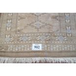 Pakistan 10/20 Jaldar rug soft pastel colours ideal for a bedroom. 158cm x 095cm (approx). Condition