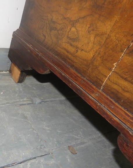 A fine George II burr walnut chest on chest, crossbanded and strung with boxwood and satinwood, also - Image 6 of 6