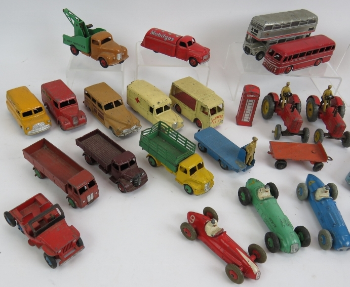 A collection of 33 vintage Die Cast Dinky toys cars, buses, vans, lorries, tractors etc. (33). - Image 2 of 5