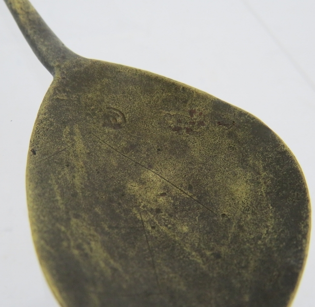 A post Medieval cast brass latten spoon with seal top terminal and possible maker's mark to bowl. - Bild 5 aus 7