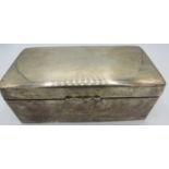 A heavy silver cigarette box, Birmingham 1895. Condition report: Surface scratching.