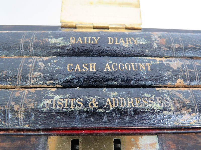 A Victorian coromandel desk top book safe decorated with gilt brass fleur-de-lys and with engraved - Bild 6 aus 6