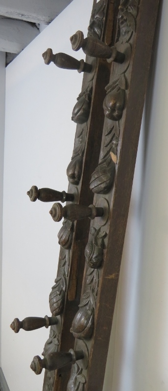 A pair of 19th century oak uprights, each carved with a green man mask and depictions of fruit and - Bild 4 aus 6