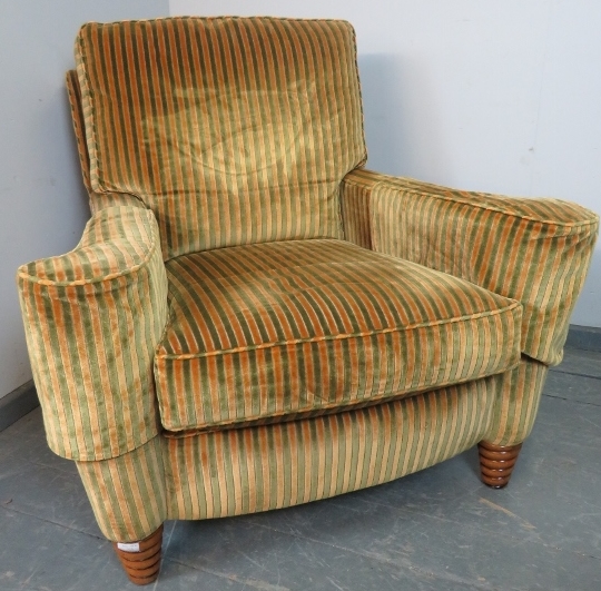 A large bespoke scroll-back armchair by Duresta, upholstered in gold and green striped crushed - Bild 4 aus 4