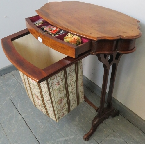 A Victorian walnut shaped sewing table with single frieze drawer and tapestry storage well under, on - Bild 3 aus 3