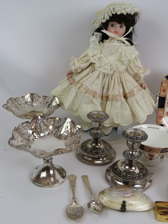 A Colclough China part tea set, a pair of silver plated candlesticks, pair of plated bon bon dishes, - Image 2 of 5