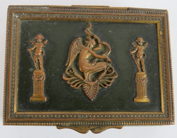 A small French Empire Revival gilt brass trinket box with green velvet lining. 8cm x 6cm x 2.5cm. - Image 2 of 4