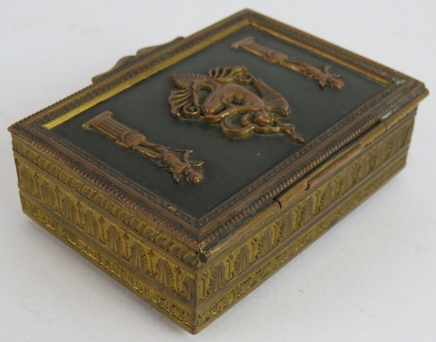 A small French Empire Revival gilt brass trinket box with green velvet lining. 8cm x 6cm x 2.5cm. - Image 4 of 4