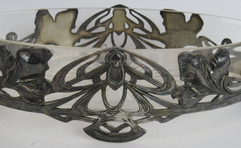 An Art Nouveau glass lined pewter fruit bowl of elliptical form by Max Hacger, Austrian, marked to - Image 2 of 6