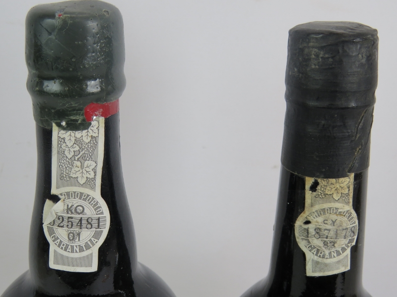 One bottle of Graham's Malvedos vintage port 1978, 75cl 20% vol and one bottle of Symington's Quinta - Image 5 of 5