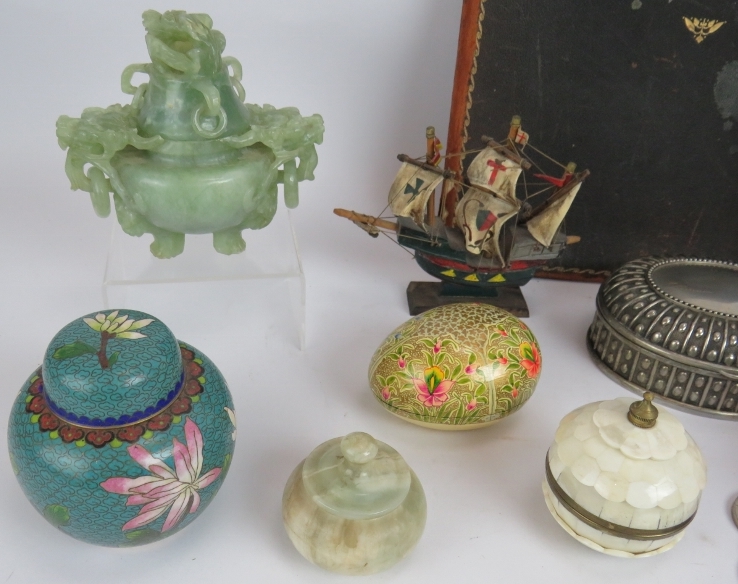 Mixed collectables to include conch shells, jadeite Chinese censer, trinket boxes, commemorative - Image 2 of 3