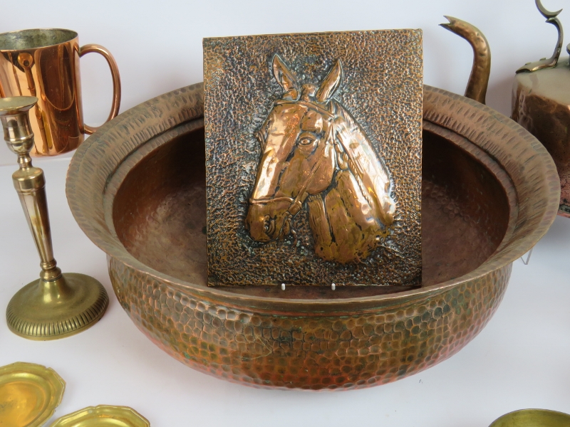 Mixed copper and brassware including a large planished bowl, a heavy antique kettle, two mugs, - Image 2 of 4