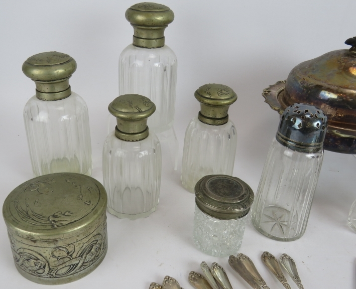 A quantity of mainly silver plated wares including sauce boats, teaspoons, fruit knives, butter - Image 2 of 4