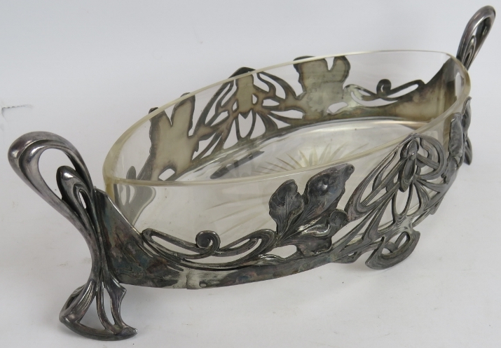 An Art Nouveau glass lined pewter fruit bowl of elliptical form by Max Hacger, Austrian, marked to - Image 3 of 6