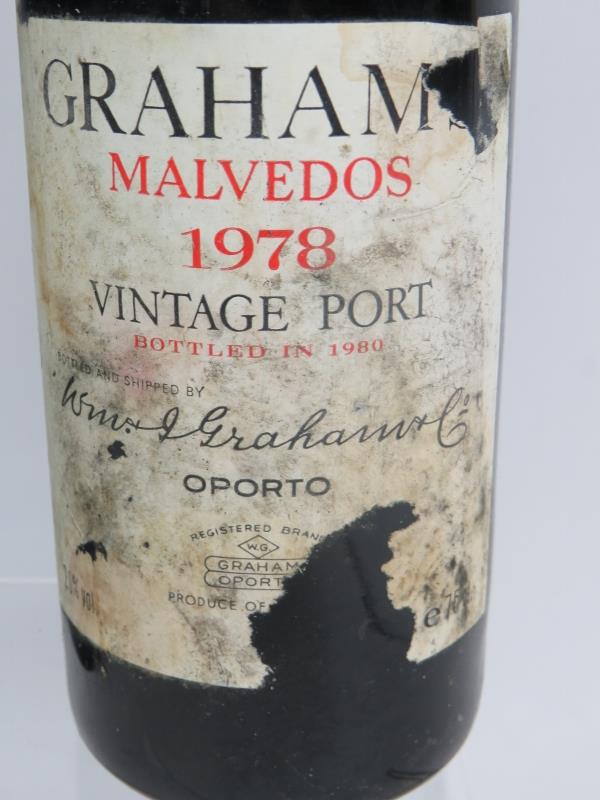One bottle of Graham's Malvedos vintage port 1978, 75cl 20% vol and one bottle of Symington's Quinta - Image 2 of 5
