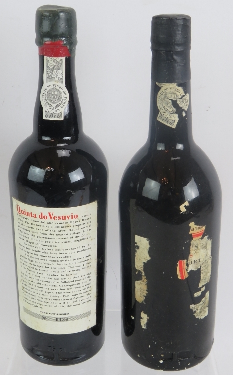 One bottle of Graham's Malvedos vintage port 1978, 75cl 20% vol and one bottle of Symington's Quinta - Image 4 of 5
