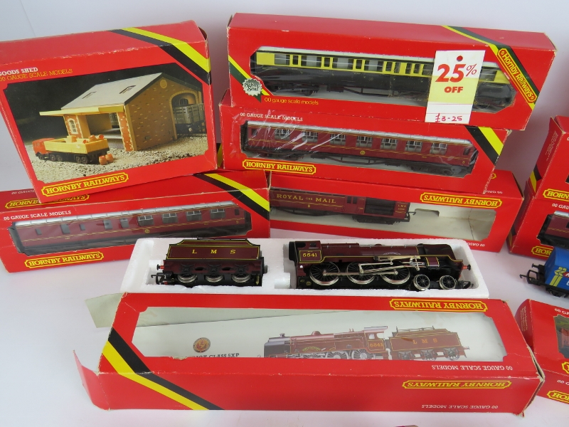 A large quantity of Hornby 00 gauge railway carriages, track, rolling stock, buildings, - Image 2 of 5