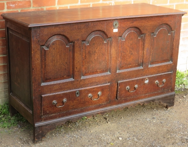 An 18th century oak mule chest, featuring an internal candle box with two small drawers under, the - Image 2 of 4